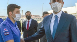 Bakan Gül, sosyal medyadan gelen daveti geri çevirmedi