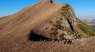  Aktivistlerden Nemrut Dağı’nda 360 derecelik farkındalık yürüyüşü 