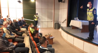 Ahlat’ta servis şoförlerine yönelik bilgilendirme semineri