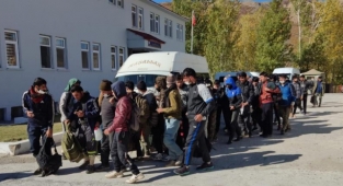  Bitlis’te 48 düzensiz göçmen yakalandı 