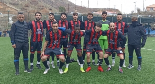 AHLAT GENÇLİK SPOR LİGDE YENİLGİSİZ İLERLİYOR 