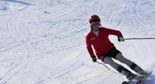 Bitlis’te Alp Disiplini İl Birinciliği Kayak Yarışları yapıldı   