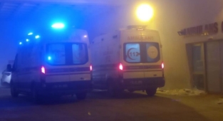 Bitlis'te virajı alamayan araç şarampole yuvarlandı: 5 yaralı