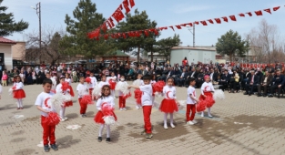Ahlat'ta 23 Nisan coşkusu