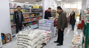 AHLAT’TA MARKETLER DENETLENDİ 