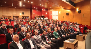 Ahlat’ta Beyhan ve Haluk Karamağaralı çiftçinin belgeselinin galası yapıldı