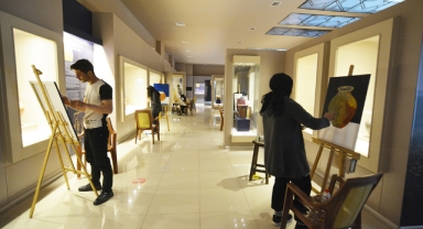 Lise öğrencileri tarihi eserleri resmetti