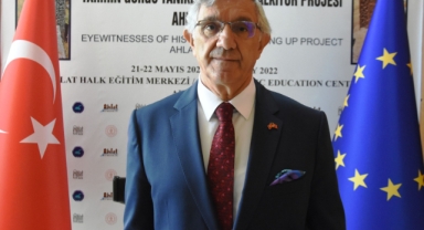 PROF. DR. CEYLAN, “AHLAT’IN EN BÜYÜK KATKISI TARİHİMİZE, VATANIMIZA VE COĞRAFYAMIZADIR”