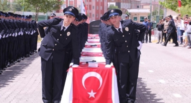 POMEM 27. mezunlarını verdi  