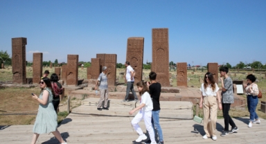 Ahlat Selçuklu Mezarlığı’na 4 günde 4 bin 200 ziyaretçi