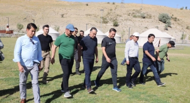 Vali Çağatay, 1071 etkinlikleri öncesi Ahlat’ta incelemelerde bulundu