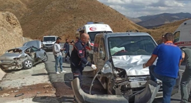 Bitlis'te trafik kazası: 5 kişi yaralandı