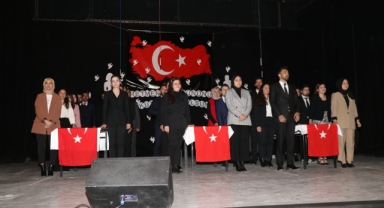 Ahlat’ta 24 Kasım Öğretmenler Günü kutlandı