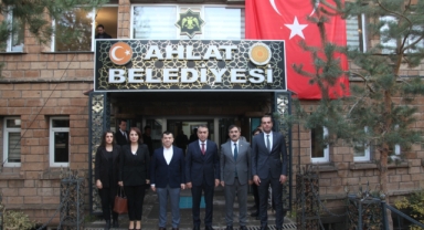 Göç İdaresi Başkanı Dr.Savaş Ünlü Ahlat'ı ziyaret etti