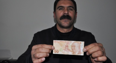  50 lirada sıfır olmadığını parasını sayarken fark etti