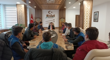 AHLAT’TA KİTAP OKUMA PROJESİ İLGİ GÖRÜYOR