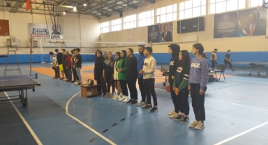 AHLAT’TA OKULLAR ARASI MASA TENİSİ TURNUVASI