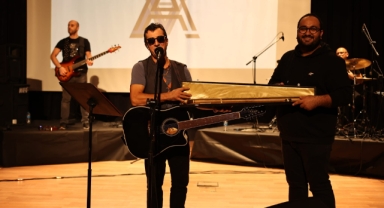 GRUP AYNA BİTLİS’TE SEVENLERİYLE BULUŞTU 