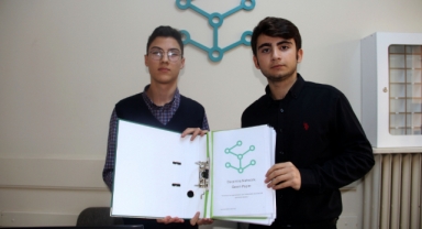 İki lise öğrencisi Türkiye'de bir ilki başardı