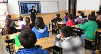 Bitlis’te 419 depremzede öğrenci ders başı yaptı