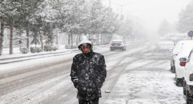 Ahlat’ta kar yağışı