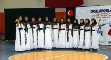 Bitlis’te Türkiye Şampiyonası Halkoyunları Bölge Yarışması start aldı