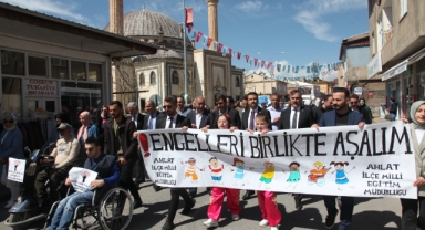 AHLAT’TA “10-16 MAYIS ENGELLİLER HAFTASI” KUTLANDI