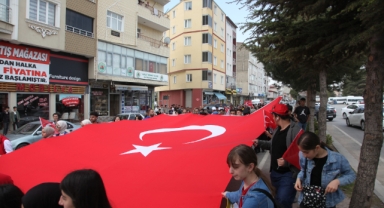 AHLAT’TA 19 MAYIS ATATÜRK’Ü ANMA GENÇLİK VE SPOR BAYRAMI KUTLANDI