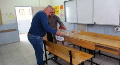 Bitlis’te okullar seçime hazırlanıyor