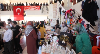 Ahlat Halk Eğitim Merkezi’nde yıl sonu sergisi açıldı