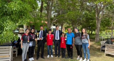 AHLAT’IN BAYAN MASA TENİSİ TAKIMINDAN İL BİRİNCİLİĞİ