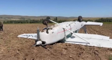 Aksaray'da sivil eğitim uçağı düştü