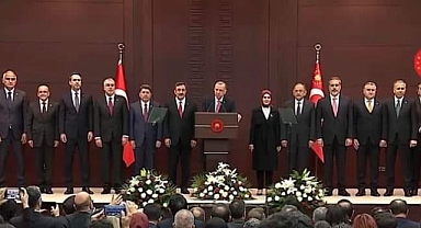 CUMHURBAŞKANI YENİ KABİNEYİ AÇIKLADI.