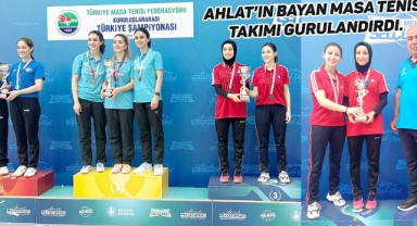 AHLAT'IN BAYAN MASA TENİSİ TAKIMINDAN TÜRKİYE DERECESİ