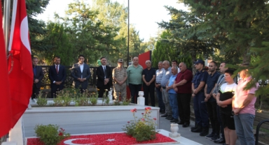 Ahlat'ta şehitlik ziyaret edildi