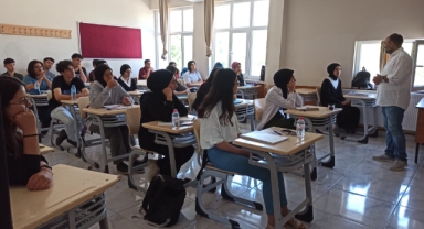 AHLAT’TA “STRATEJİK ÇALIŞMA VE MOTİVASYON” SUNUMU