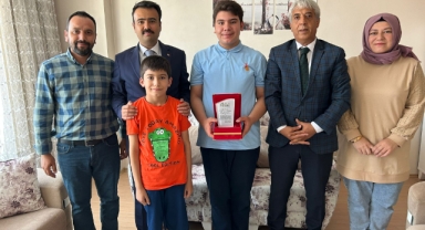 AHLATLI LGS ŞAMPİYONU AKYÜREK TÜBİTAK FEN LİSESİNE GİDECEK