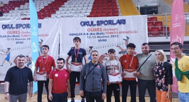 GÜREŞ MÜSABAKASINDA TÜRKİYE ÜÇÜNCÜLÜĞÜ