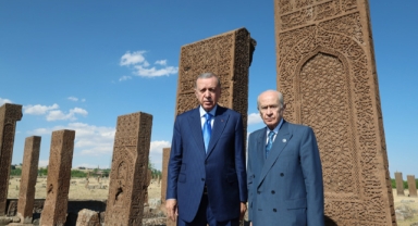 Cumhurbaşkanı Erdoğan, Ahlat Selçuklu Mezarlığı'nı ziyaret etti