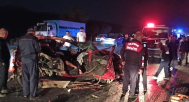  Tatvan'da zincirleme trafik kazası: 1 ölü, 4 yaralı