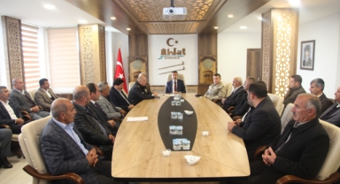 Ahlat’ta “19 Ekim Muhtarlar Günü” kutlandı