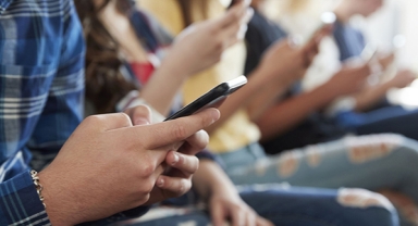 Öğrencilere telefon ve bilgisayar desteği Resmi Gazete'de