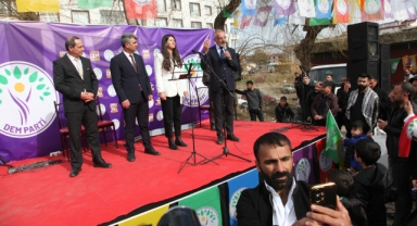 DEM PARTİ AHLAT’TA MİTİNG DÜZENLEDİ