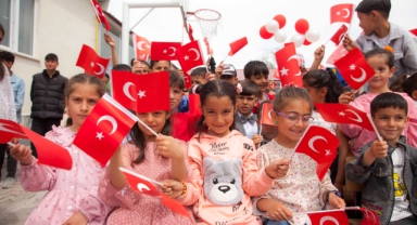 Ahlat’ta 23 Nisan coşkuyla kutlandı 