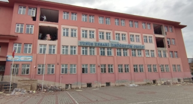 Ahlat Yunus Ensari İlk ve Ortaokulunda güçlendirme yapılıyor