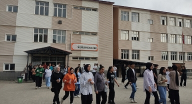 Ahlat’ta YKS'ye 3 bin 400 aday katıldı