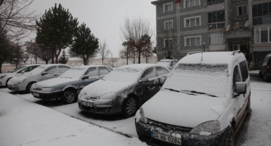 Ahlat'ta kar yağışı 