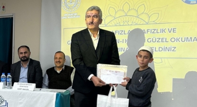 Ahlatlı öğrenci 'Kur'an-ı Kerim'i Güzel Okuma' yarışmasında 1'inci oldu