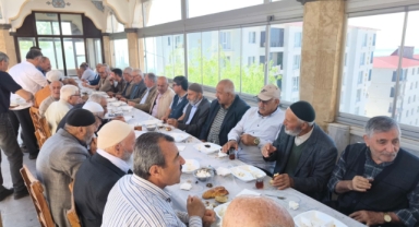 Ahlat'ta büyüklerle kahvaltıda buluştular