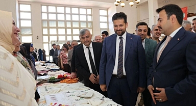 Ahlat'ta el emeği ürünler sergilendi